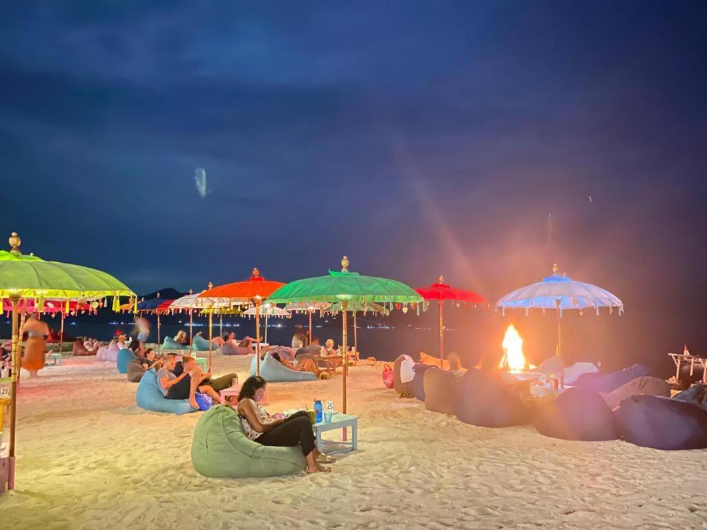 Gili Lumbung Bungalow غيلي آير المظهر الخارجي الصورة