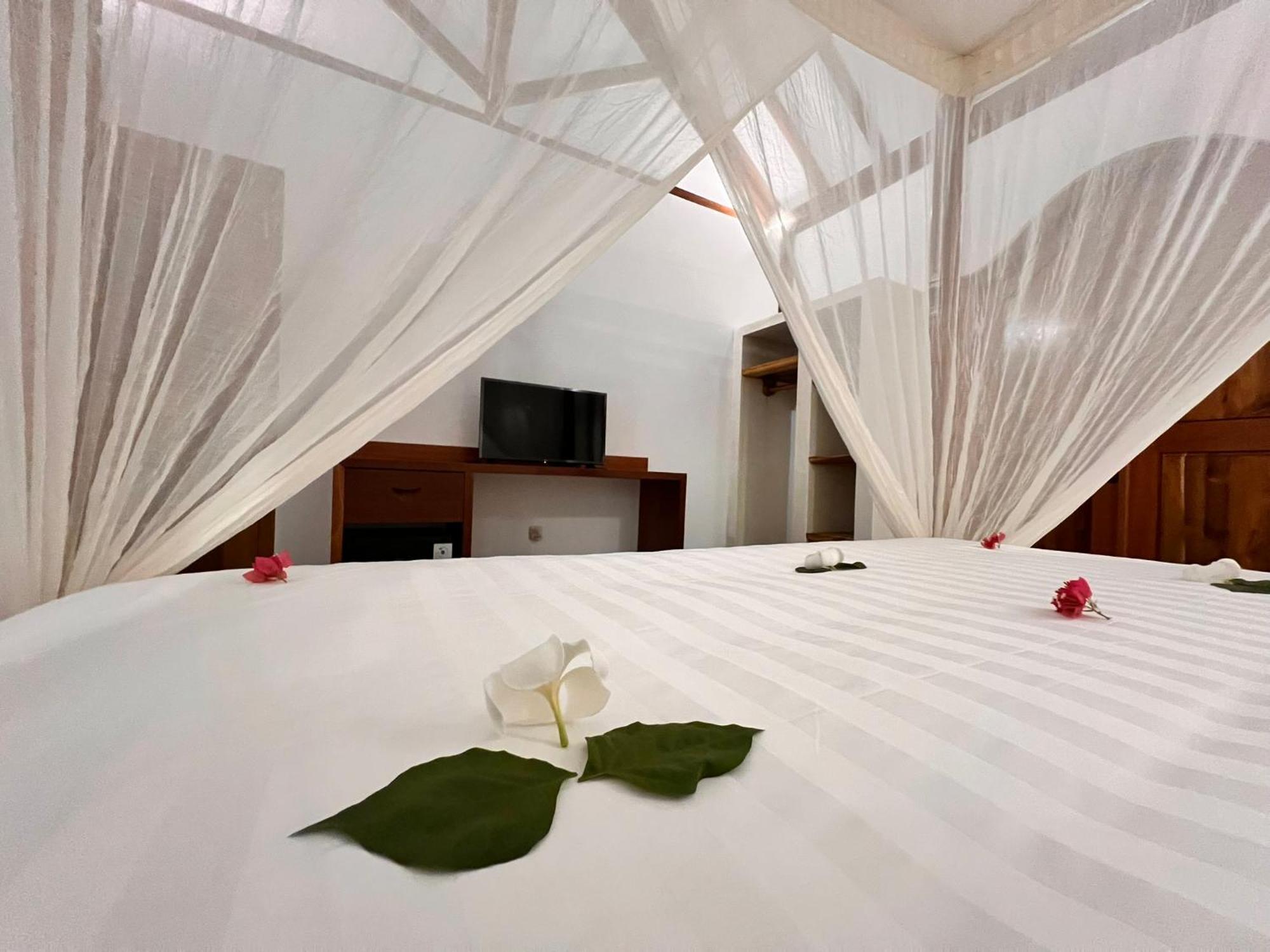 Gili Lumbung Bungalow غيلي آير المظهر الخارجي الصورة