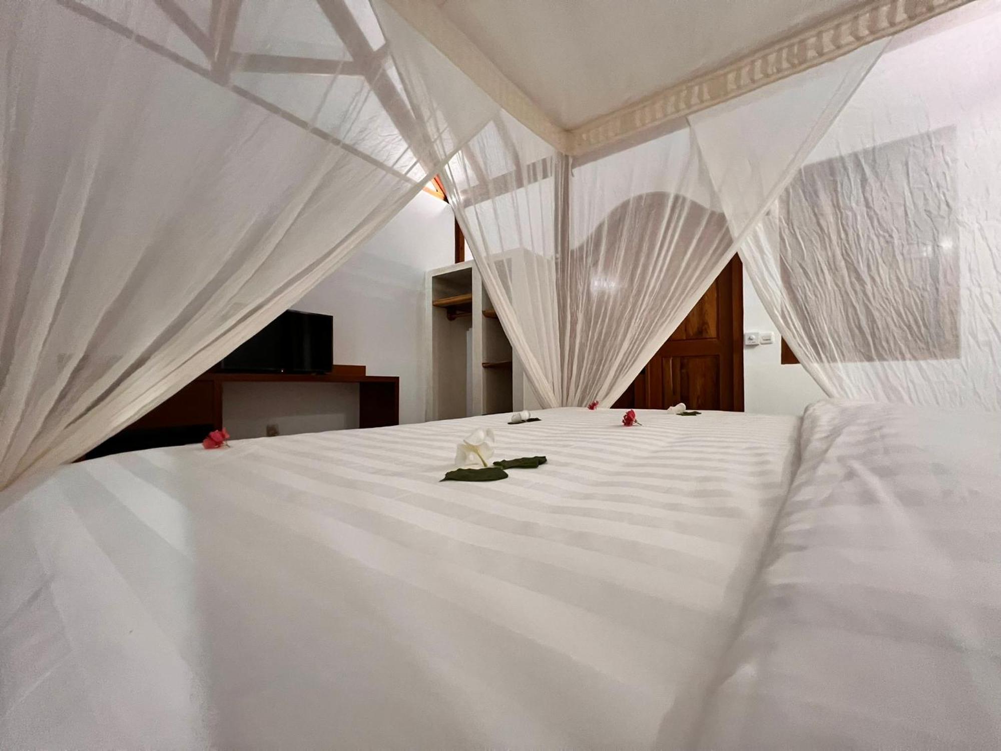 Gili Lumbung Bungalow غيلي آير المظهر الخارجي الصورة